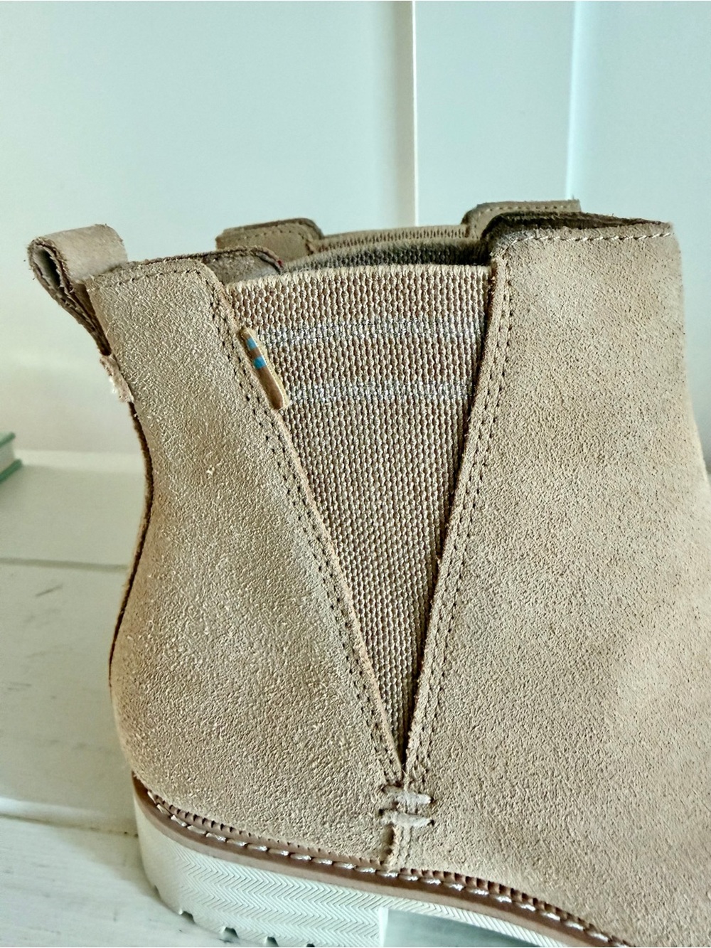 TOMS Cleo Desert Tan Suede Chelsea Boots Sz 7.5 Water Resistant NWOB - Picture 12 of 16